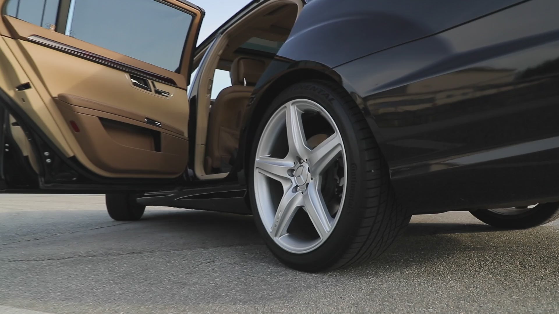 <span class='visually-hidden'>Load video: </span>1